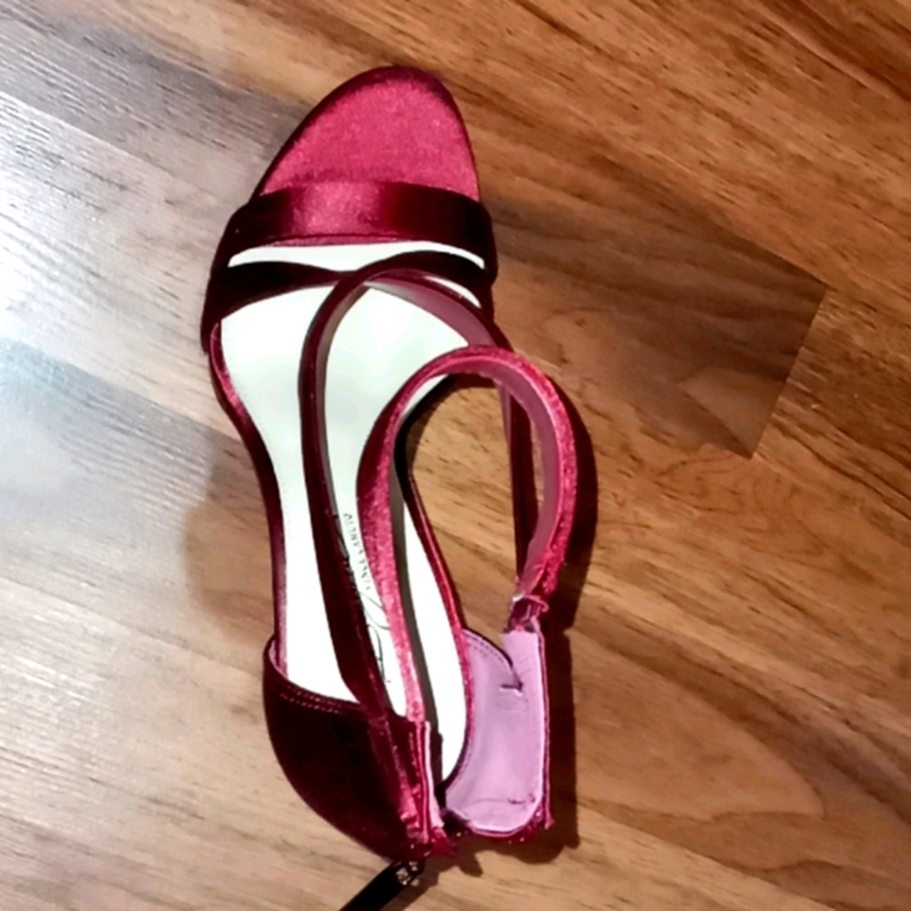 Imagine vince Camuto size 6 1/2